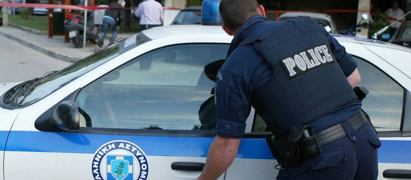 Παράνομος μετανάστης τραυμάτισε αστυνομικό στη Σαντορίνη